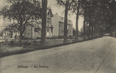 130239 Gezicht op de Dorpsstraat te Jutphaas.N.B. De gemeente Jutphaas is per 1 juli 1971 gevoegd bij de nieuw gevormde ...